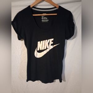 Nike loose fit top. Women's xs size